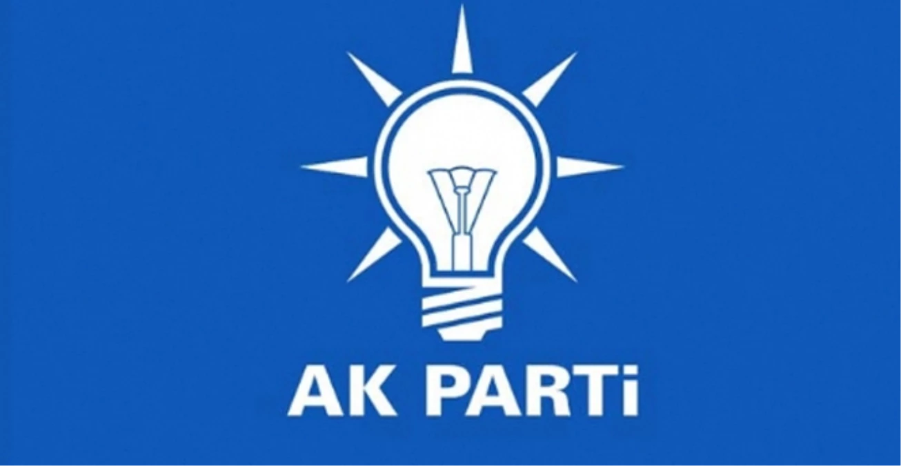 Kemer\'de AK Parti Gençlik Kolları\'ndan 40 Kişi İstifa Etti