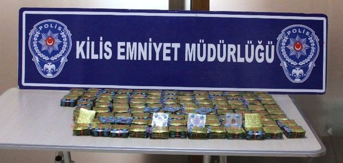 Kilis\'te 96 Bin 700 Adet Uyarıcı Hap Ele Geçirildi