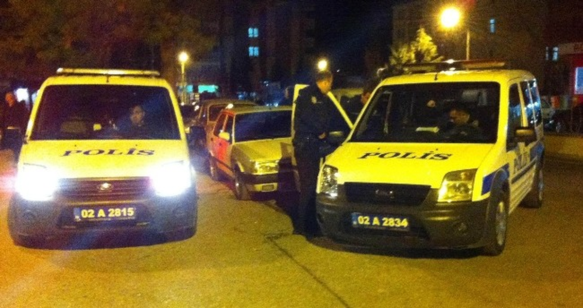Kız Arkadaşını Darp Eden Şahıs ile Yanında Bulunan Kişi Gözaltına Alındı