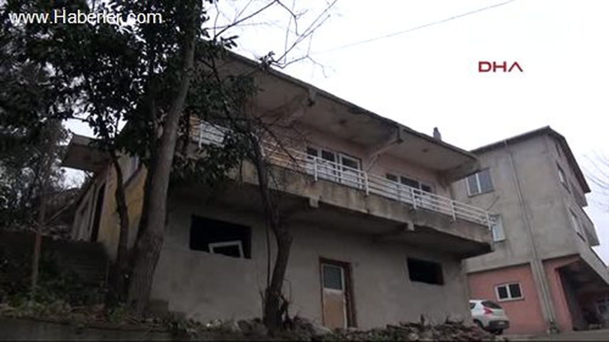 Kızını Öldüren Eşine Tepki Gösterdi Nasıl Kıydın Ona