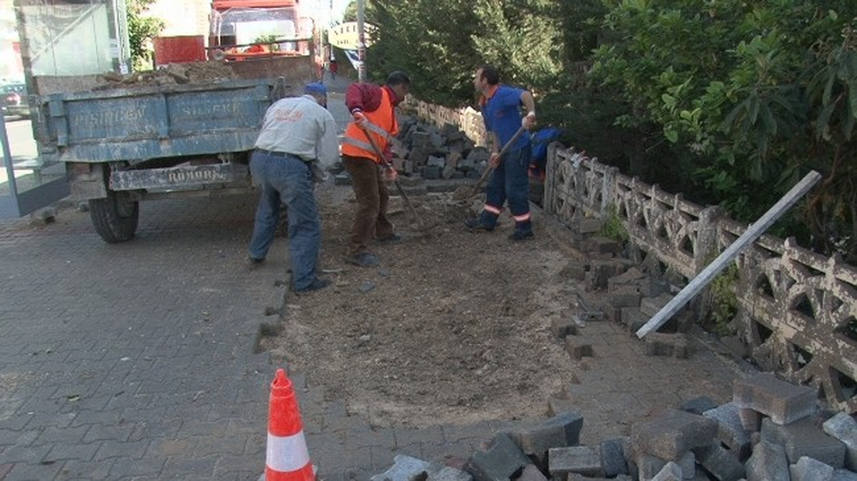 Mezitli\'de Çukurlar Kapatılıyor