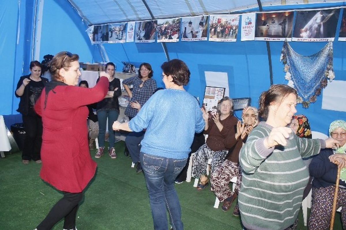 Selçuk\'ta Etkinlik Çadırına Yoğun İlgi