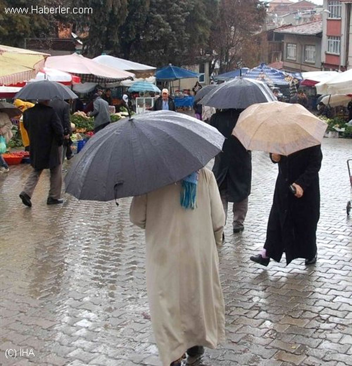 Kütahya\'da Sevindiren Yağmur