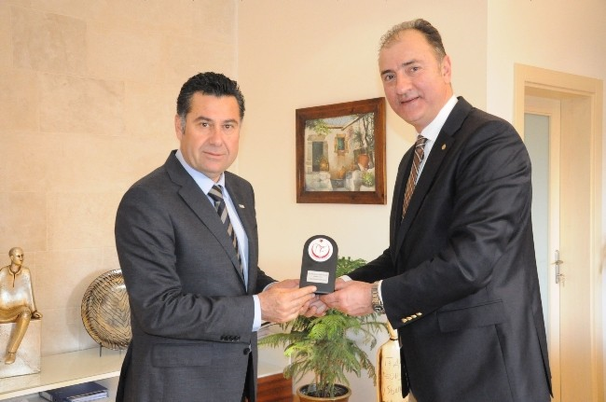 Voleybol Federasyonundan Başkan Kocadon\'a Destek Ziyareti