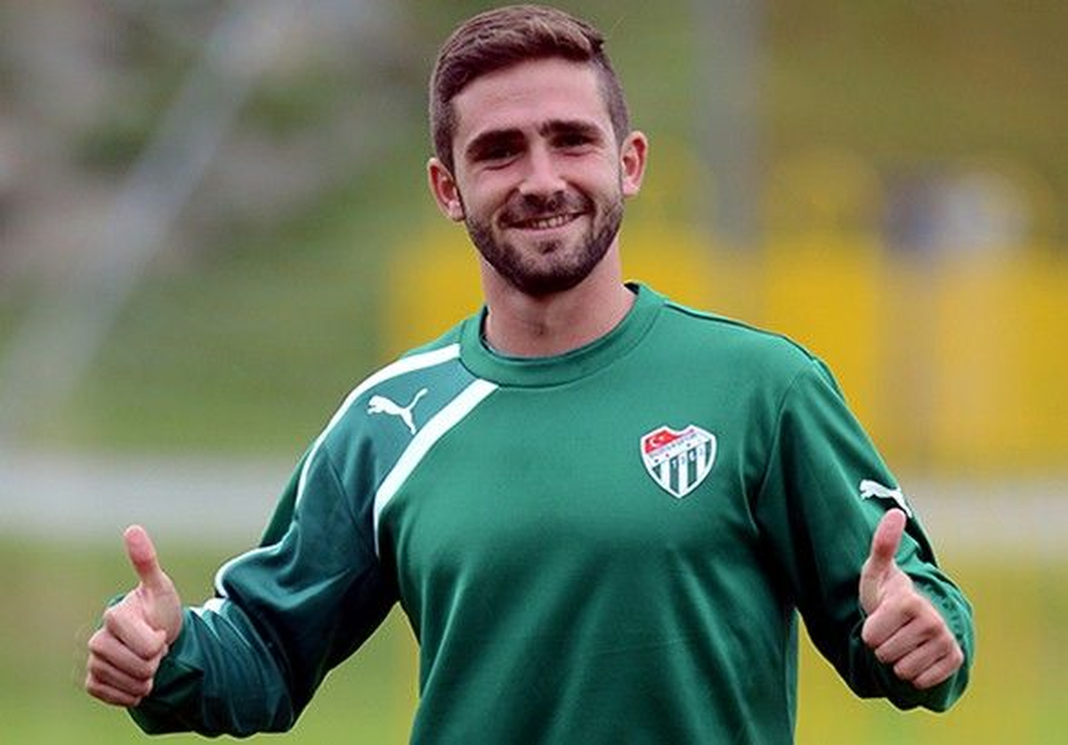 Bursasporlu Emre Kızılcahamamspor\'a Transfer Oldu