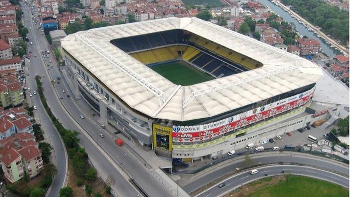 Fenerbahçe\'nin 1 Maç Seyircisiz Oynama Cezası Kalkabilir