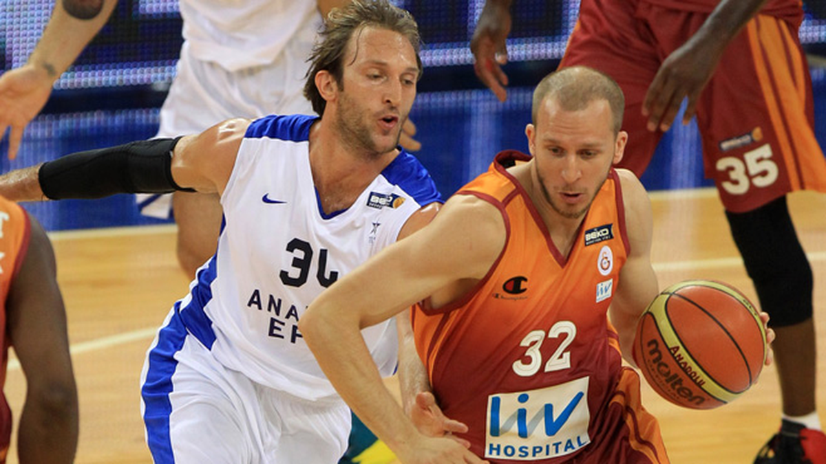 Galatasaray Liv Hospital ve Anadolu Efes\'ten 2. Galibiyet