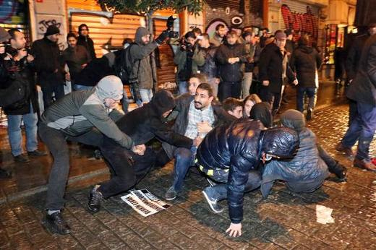 Görüntülü) 2- İstiklal\'de Polis Müdahalesi