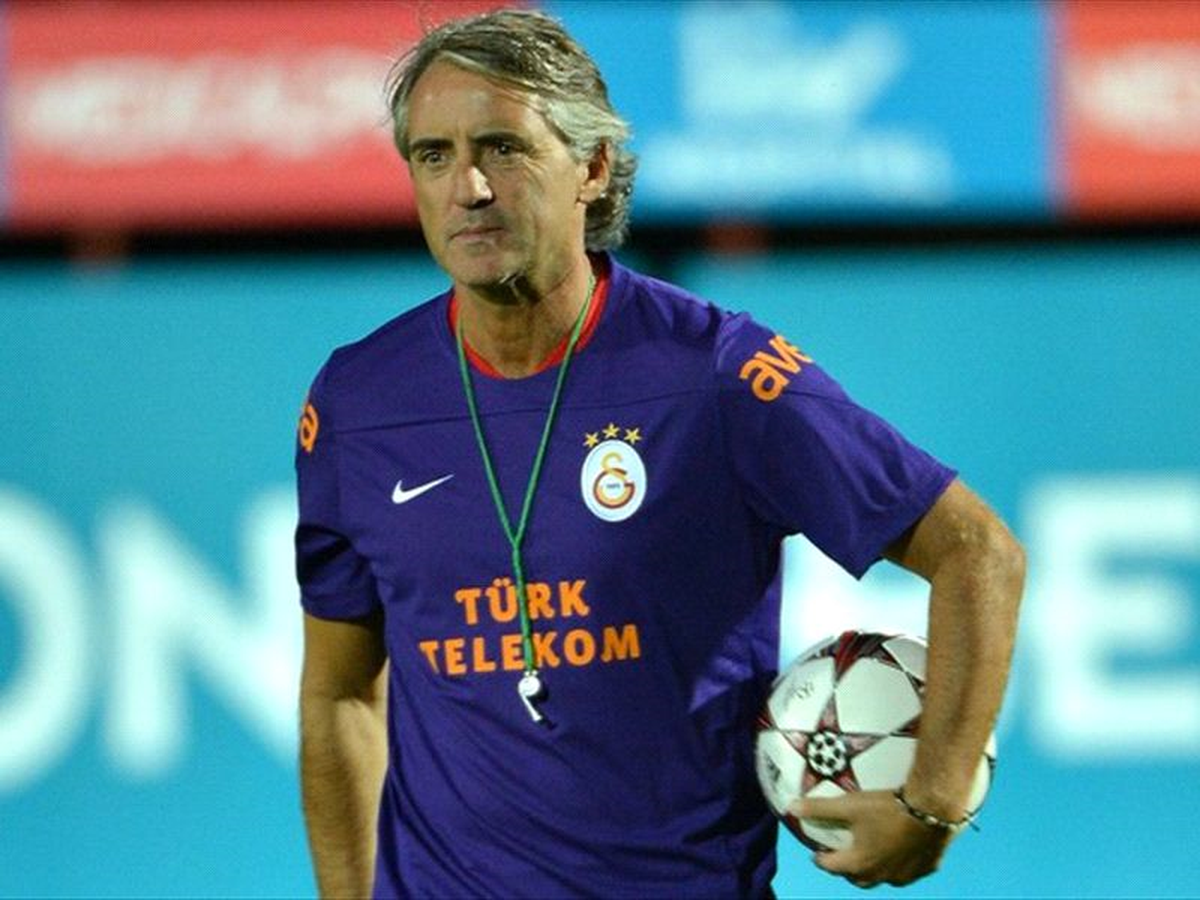 Mancini\'den Gençlere Özel İlgi!