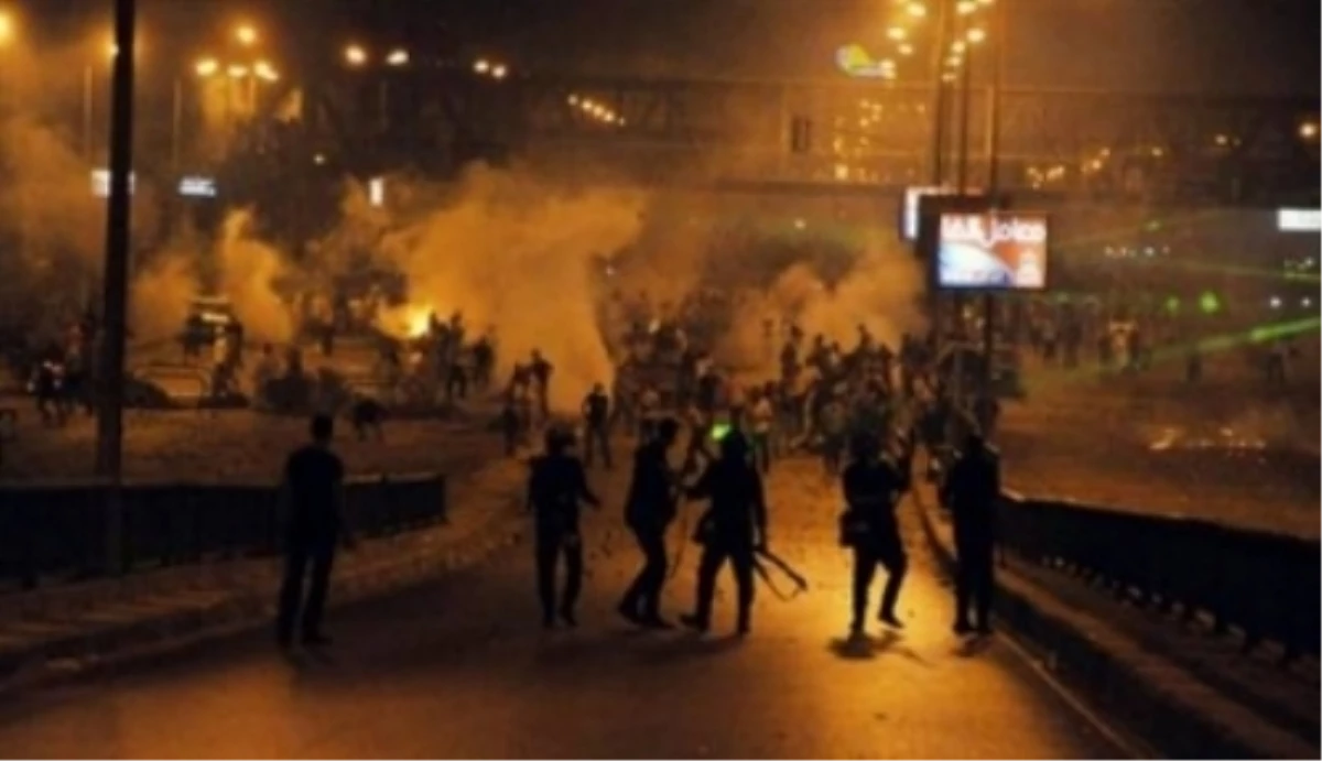 Mısır\'da Darbe Karşıtı Gösteriler: 1 Ölü, 35 Yaralı