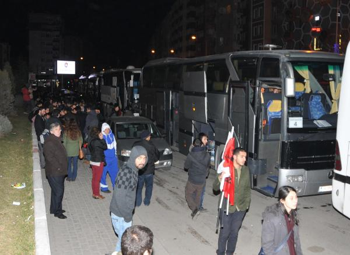 Ali İsmail Korkmaz Davası İçin Eskişehir\'den Kayseri\'ye 9 Otobüs Gitti