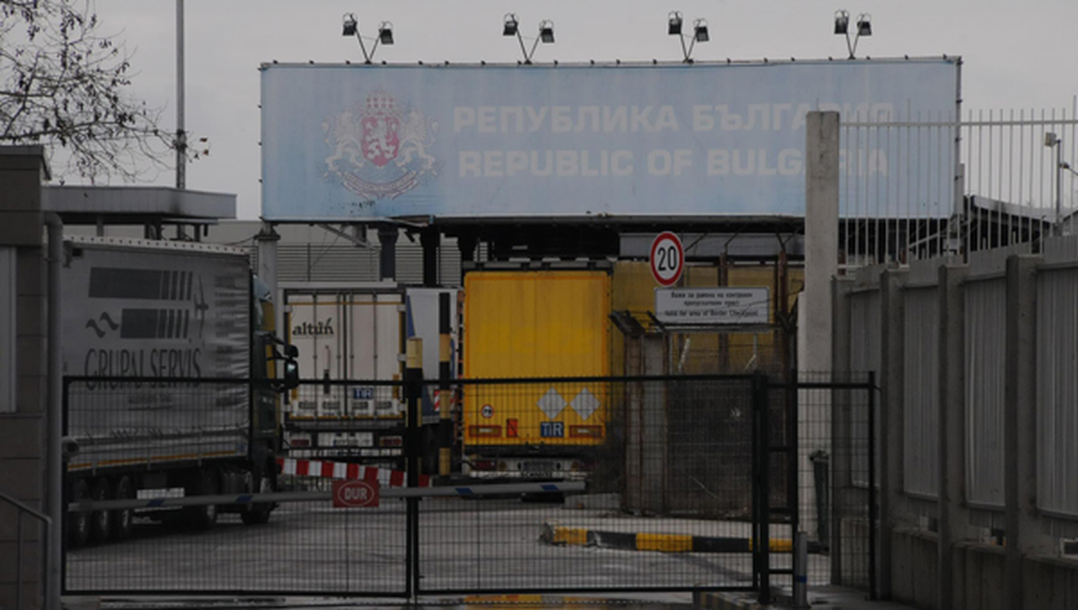 Bulgaristan Türk TIR\'larının Ülkeden Geçişini Durdurdu