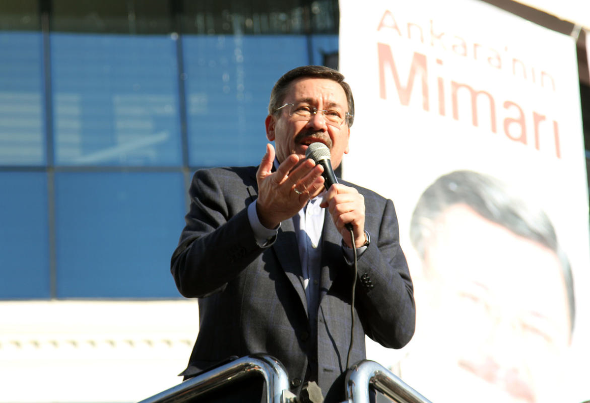 Gökçek: Sarıgül Kilisede de Havrada da Dua Ediyor