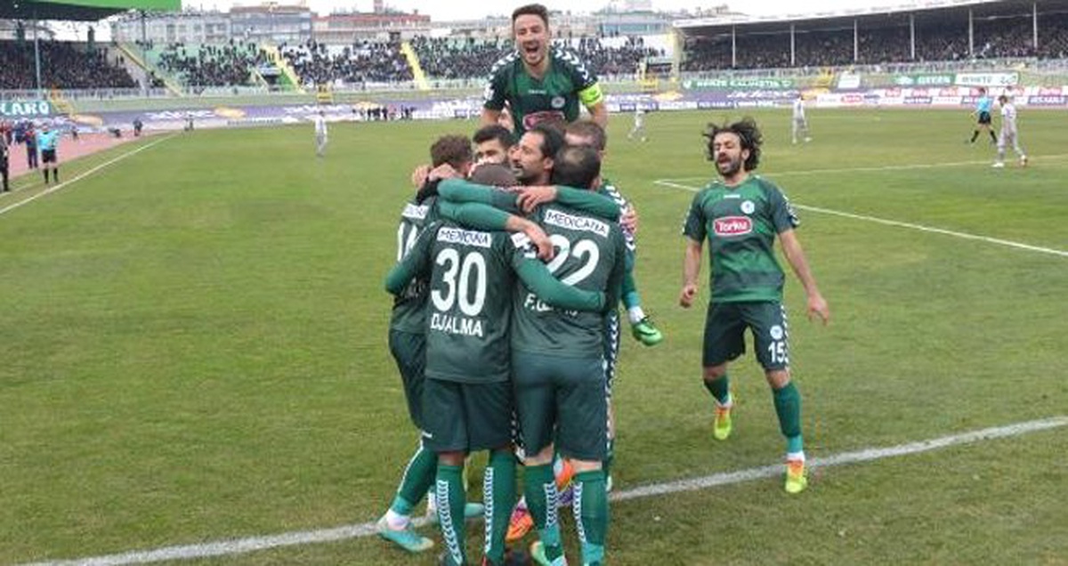 Konya Futbol Dersi Verdi