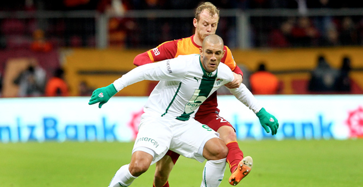 Semih Kaya, Bursaspor Maçında Sakatlandı