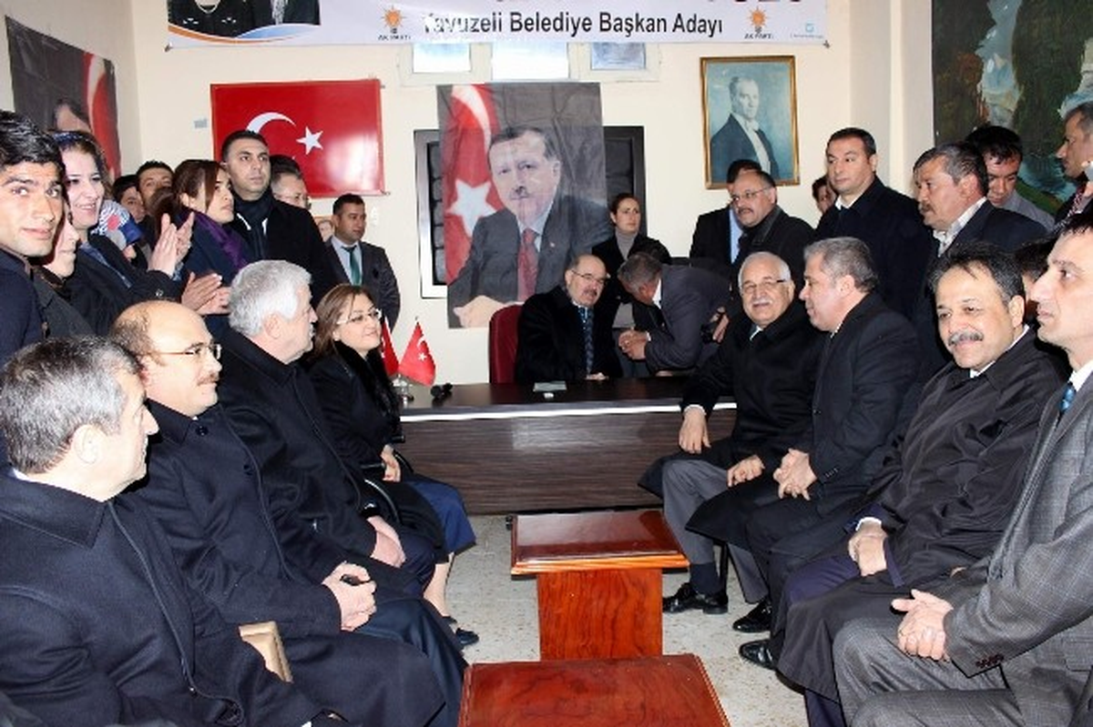 AK Parti\'li Heyet Yavuzeli İlçesinde