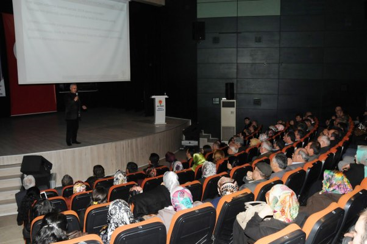 AK Parti Niğde İl Teşkilatında Eğitim Toplantısı Yapıldı
