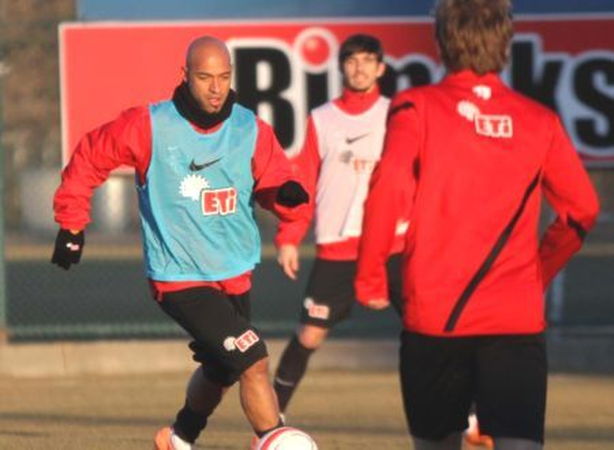 Akhisar Belediyespor - Eskişehirspor Maçının Saati Değiştirildi