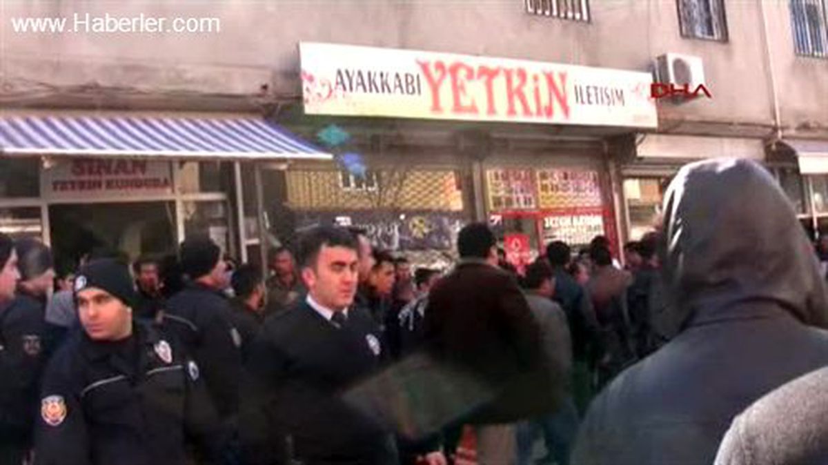 Alacak Kavgası: 2 Yaralı