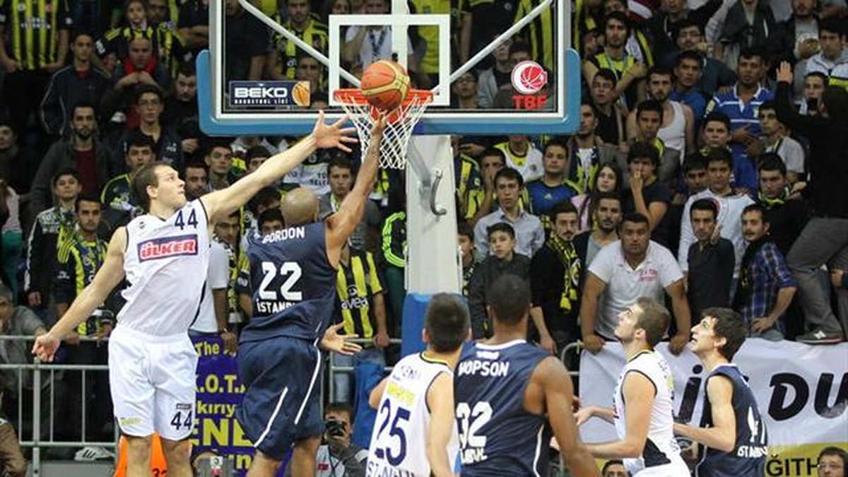 Anadolu Efes-Fenerbahçe Ülker / Canlı Anlatım
