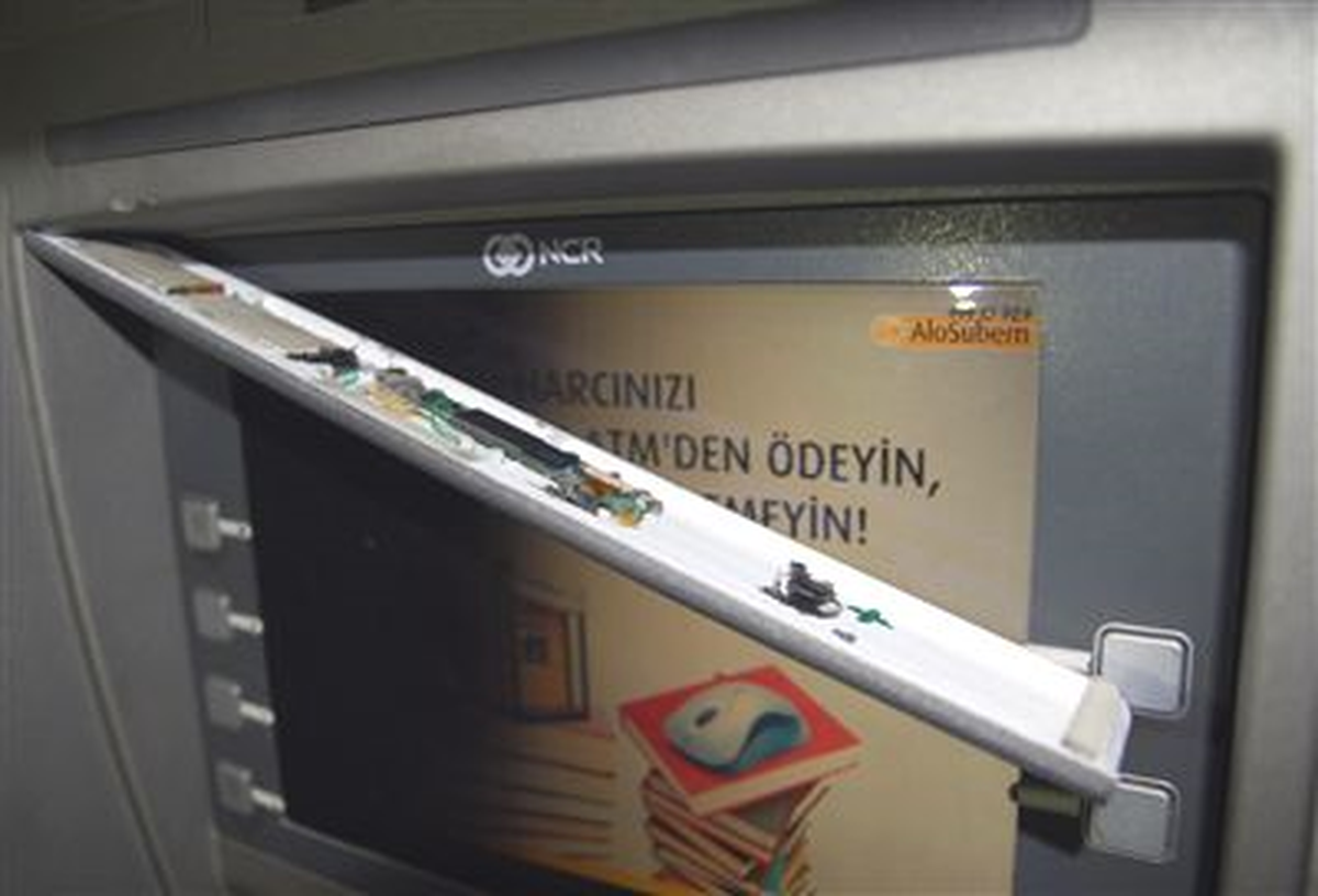 Bursa\'da Atm\'ye Kart Kopyalama Düzeneği