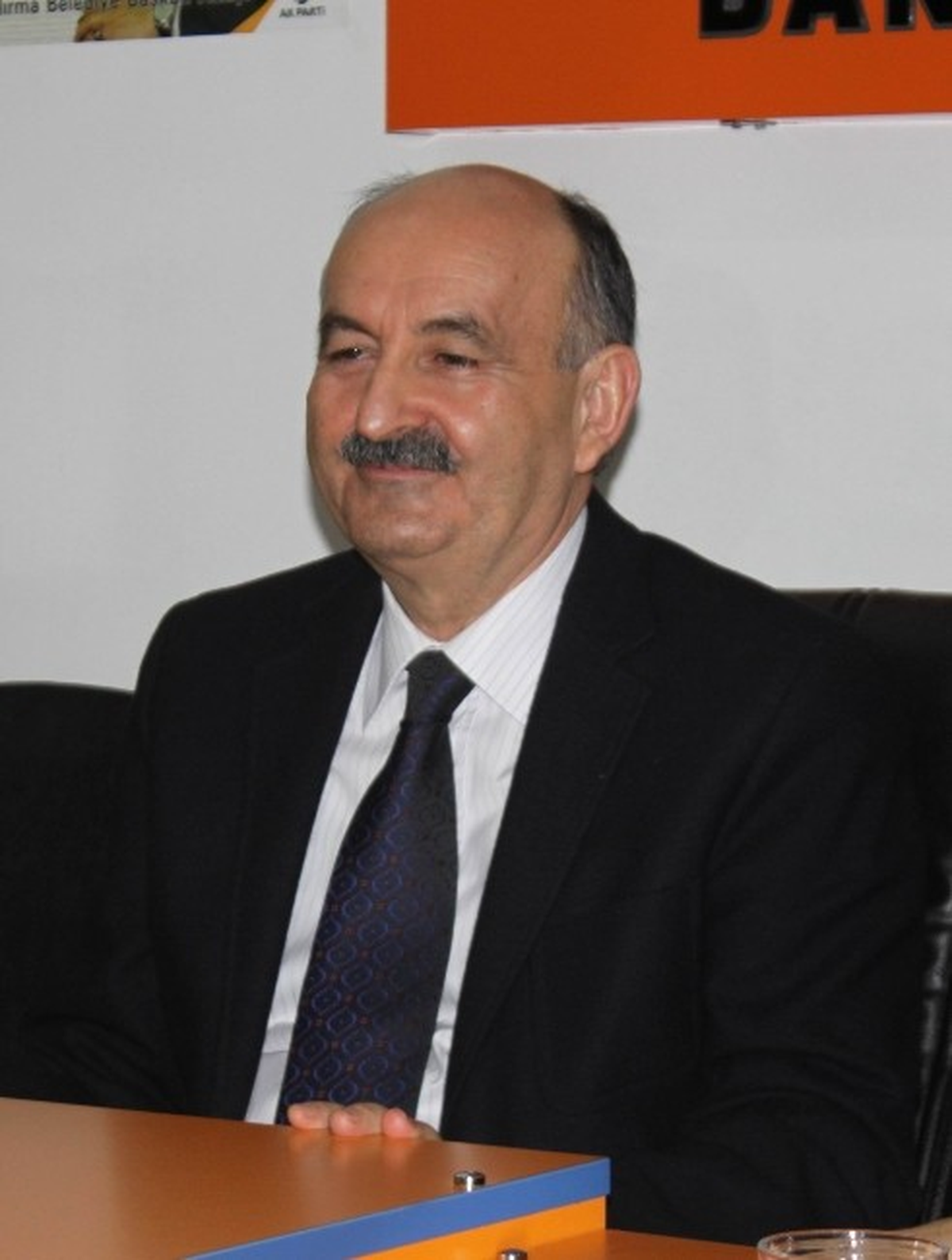 Bakan Müezzinoğlu, Bandırma\'da Seçim Bürosu Açtı