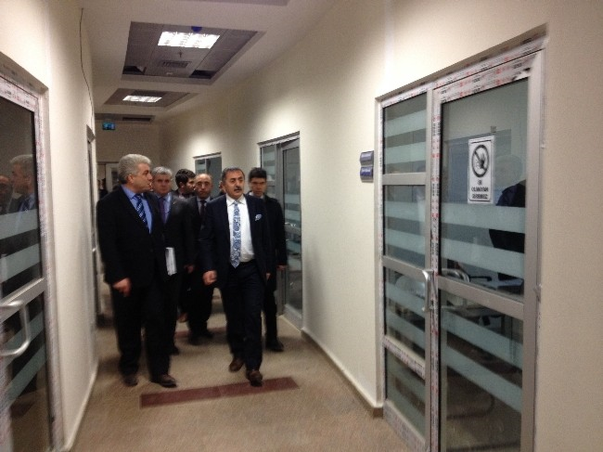 Bakan Yardımcısı Ünye Devlet Hastanesi\'ni İnceledi