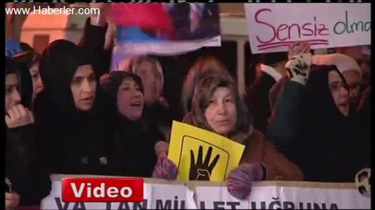 Başbakan Erdoğan\'a Berlin\'de Coşkulu Karşılama
