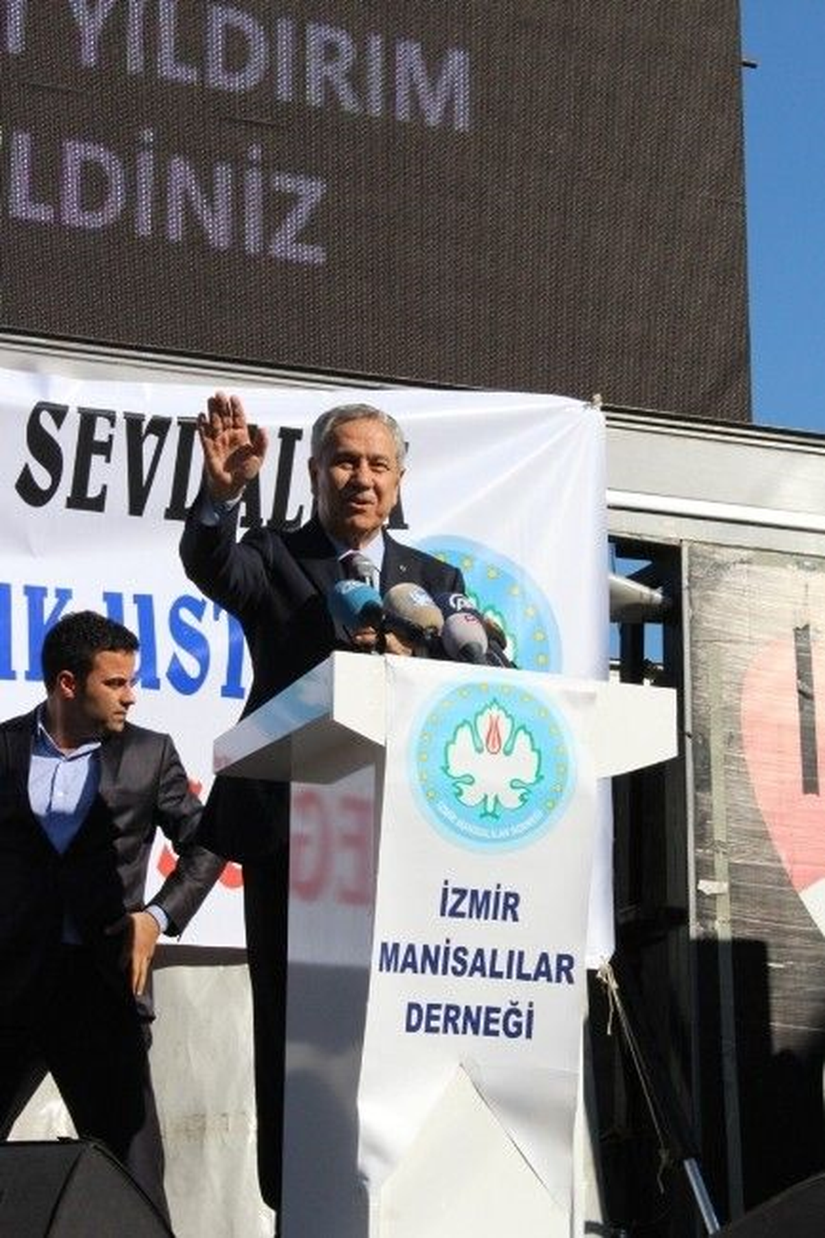 Başbakan Yardımcısı Arınç İzmir\'de
