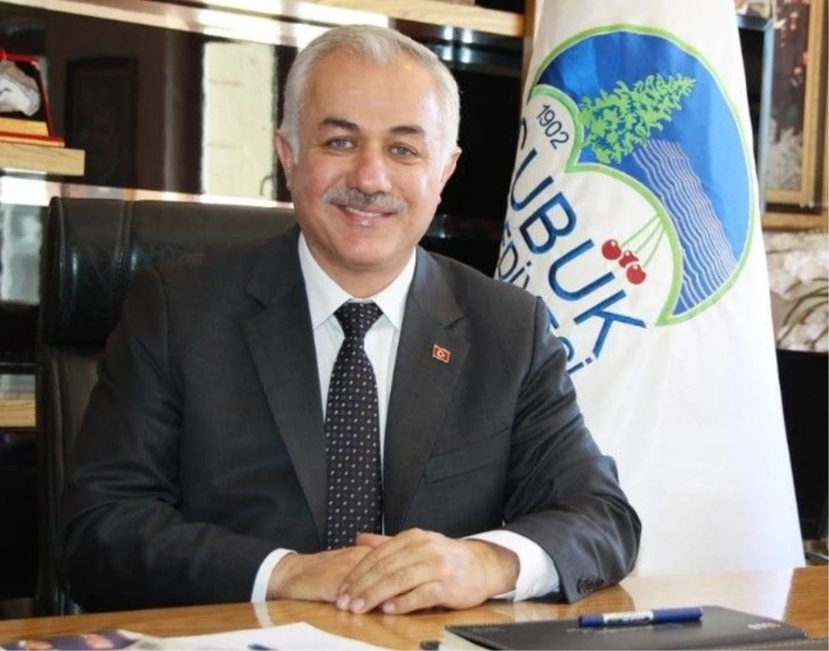 Çubuk Belediye Başkanı Özden, Mültecileri Ziyaret Etti