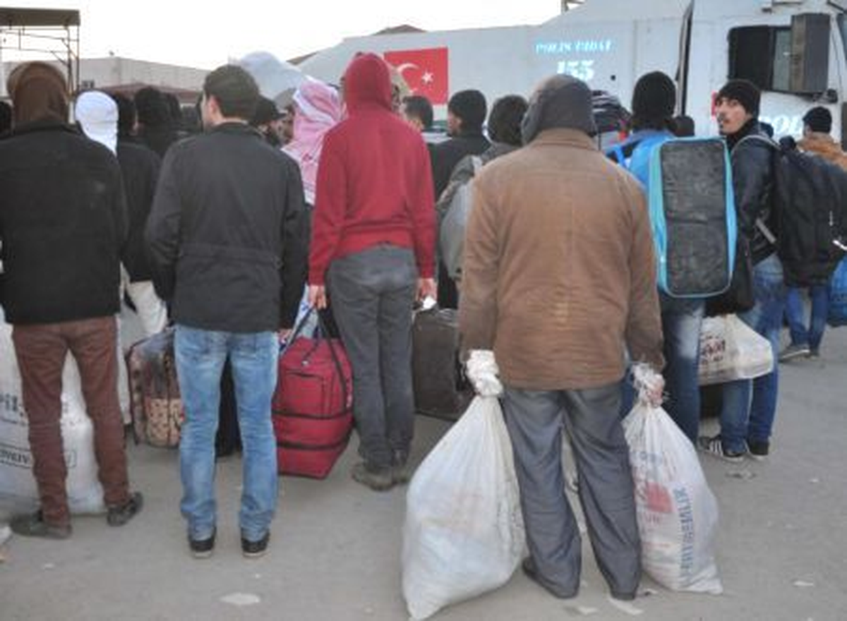 Bir grup Suriyelinin ülkelerine geçişine izin verildi -