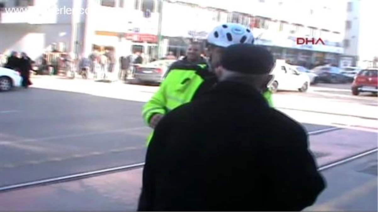 Bisikletli Polis Kırlangıçlar, İşbaşında