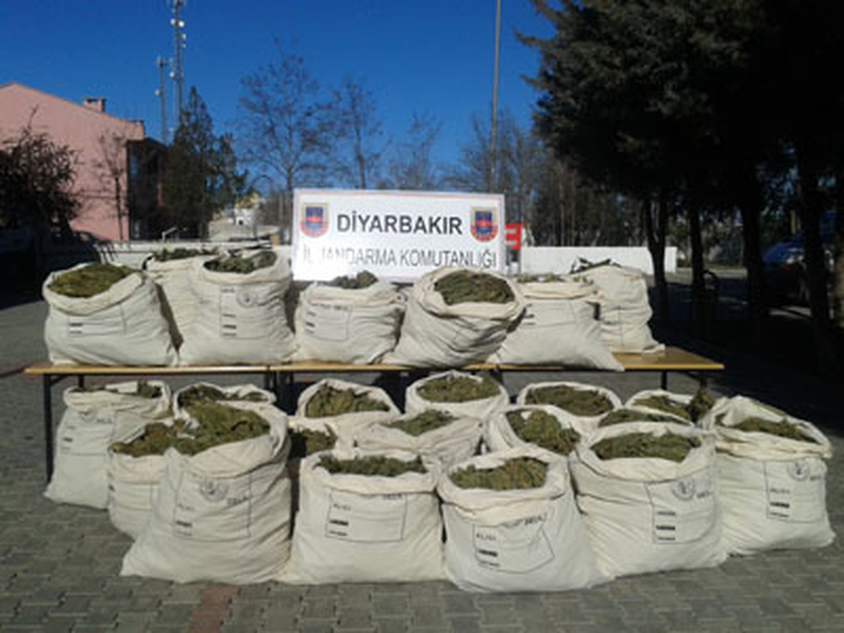 Diyarbakır Sur ve Yenişehir\'de Esrar Operasyonu