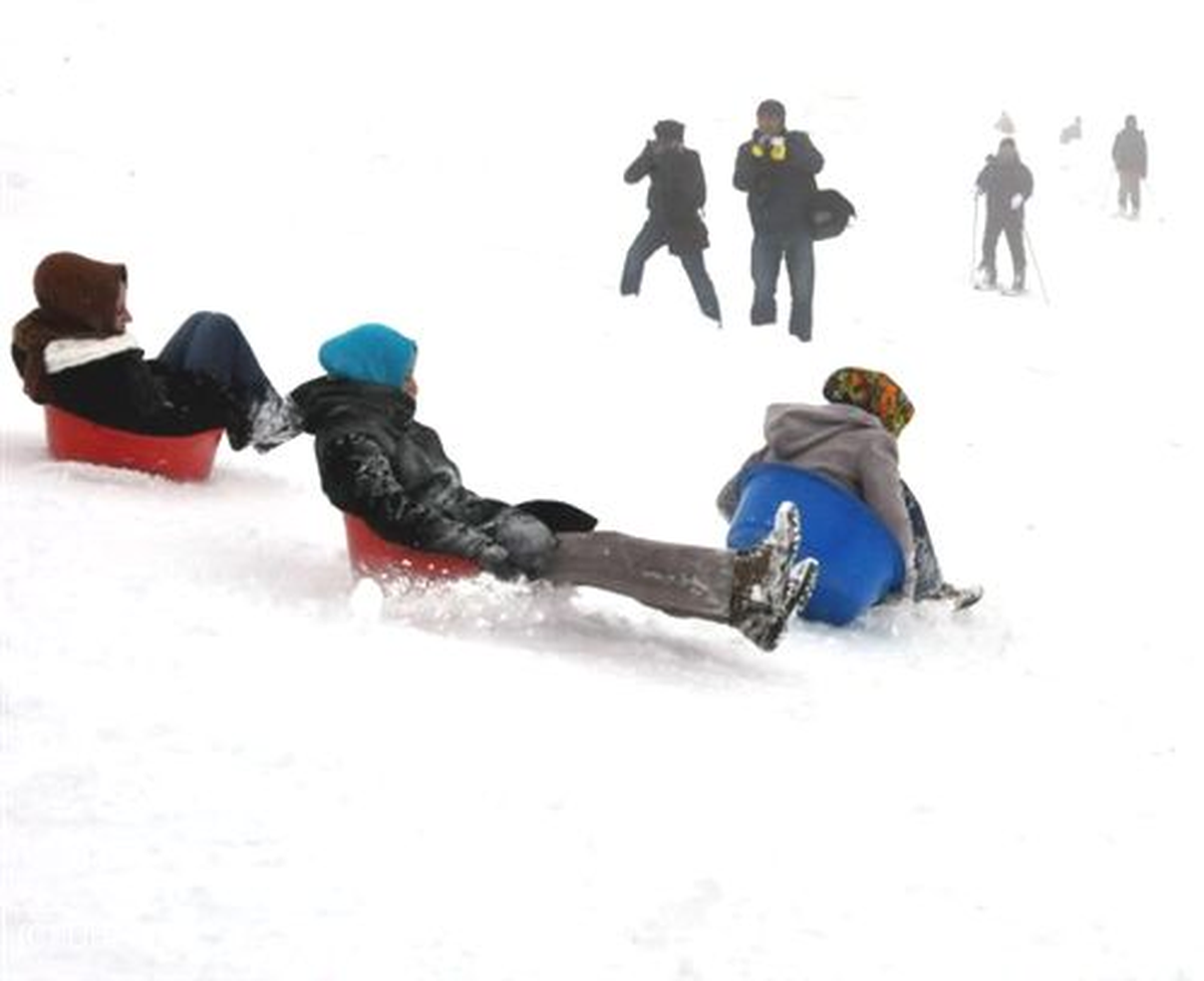 Erzurum\'da Leğenle Kayak Festivali