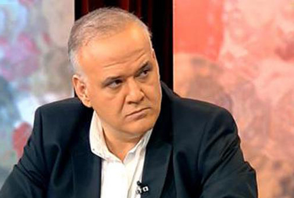 Galatasaray Ahmet Çakar ve Beyaz Futbol\'u Mahkemeye Veriyor