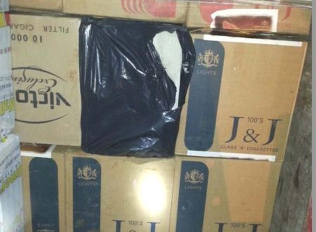 İzmir\'de Kaçakçılık Operasyonları