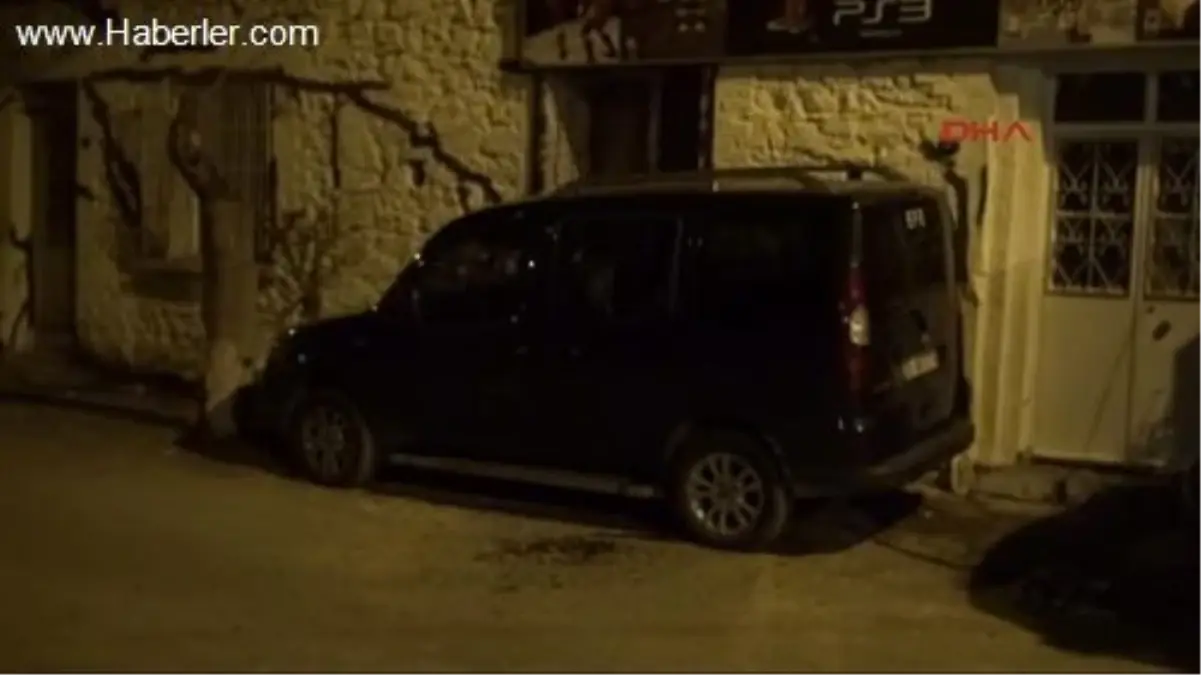 İzmir\'de Sokak Ortasında Silahlı Çatışma: 1 Ölü