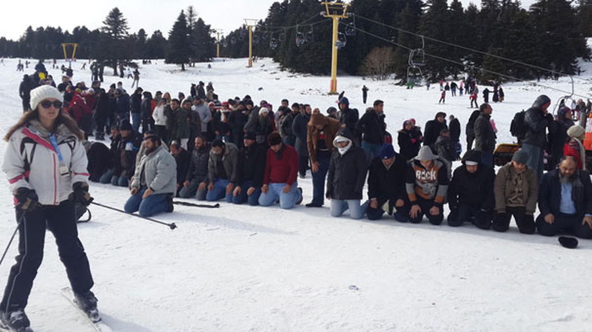 Uludağ'da Kayak ve Namaz Birarada