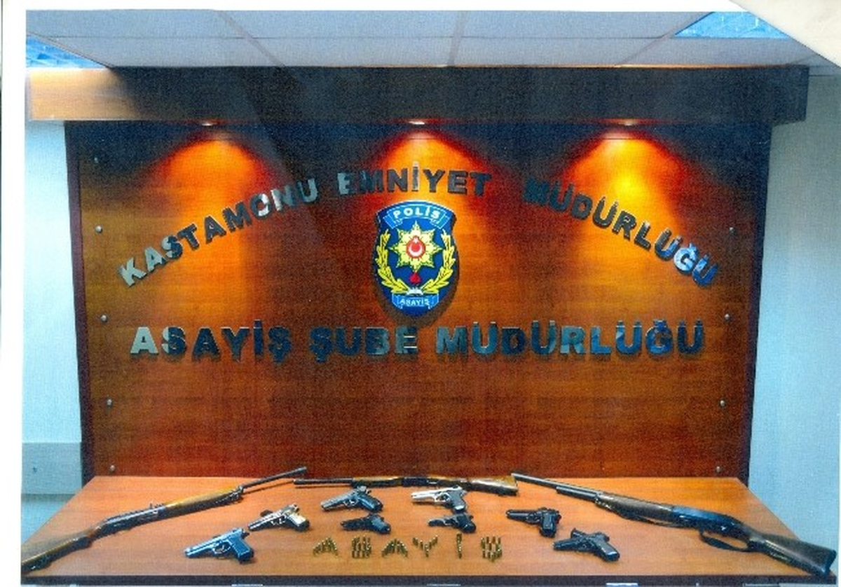 Kastamonu\'da Çok Sayıda Silah ve Mühimmat Ele Geçirildi