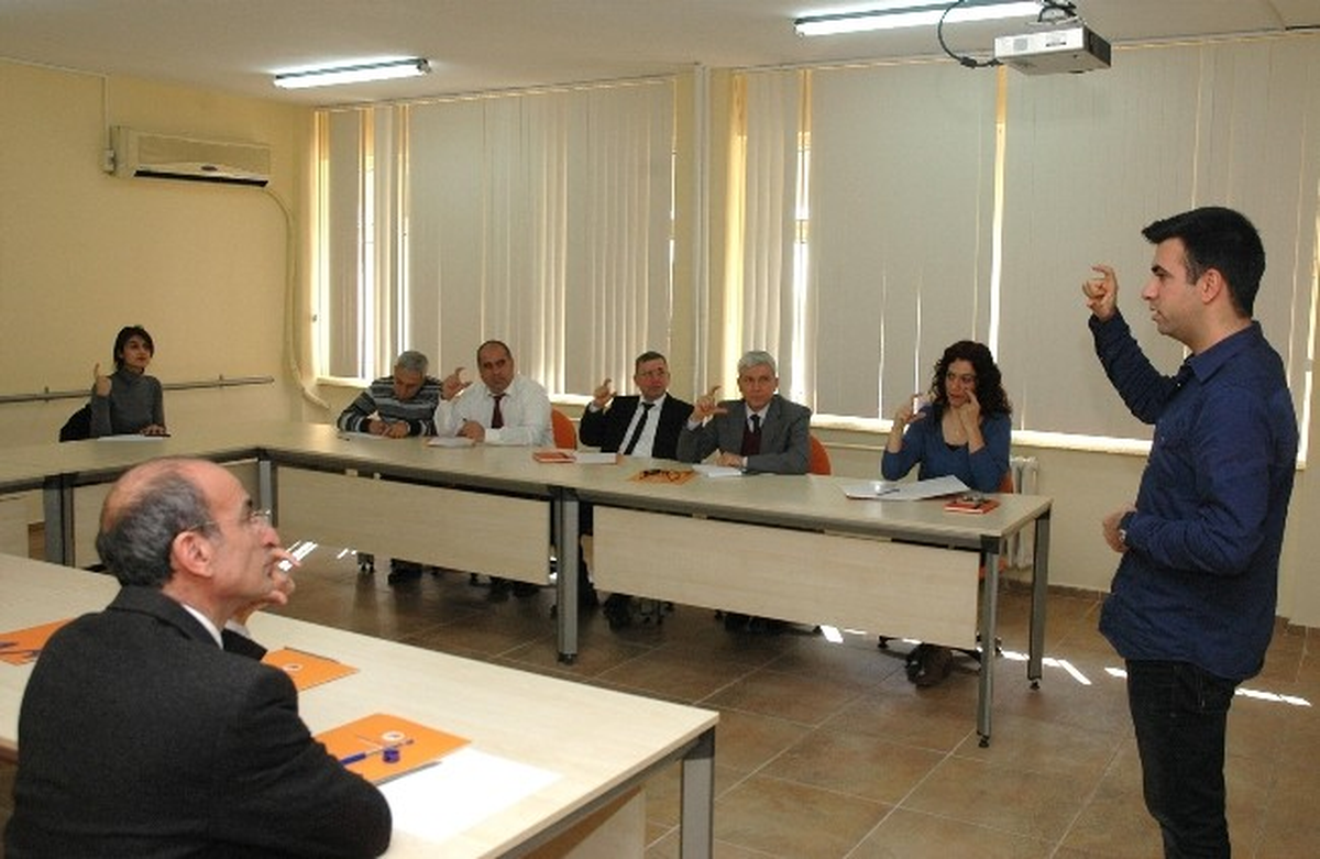 Meü\'de Akademik ve İdari Personele İşaret Dili Eğitimi Veriliyor