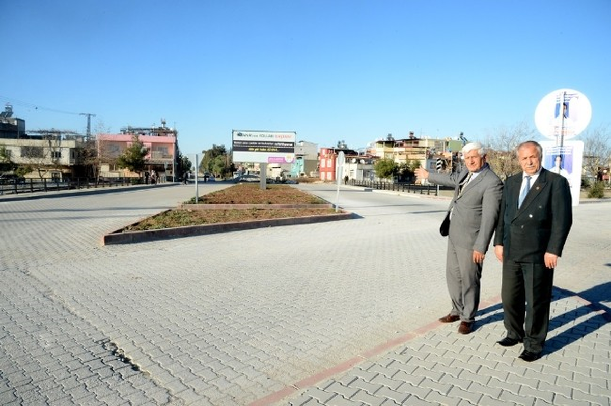Muhtarlardan Aldırmaz\'a Hizmet Teşekkürü