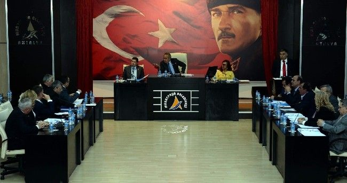 Muratpaşa Meclisinde Rüşvet İddiaları Konuşuldu