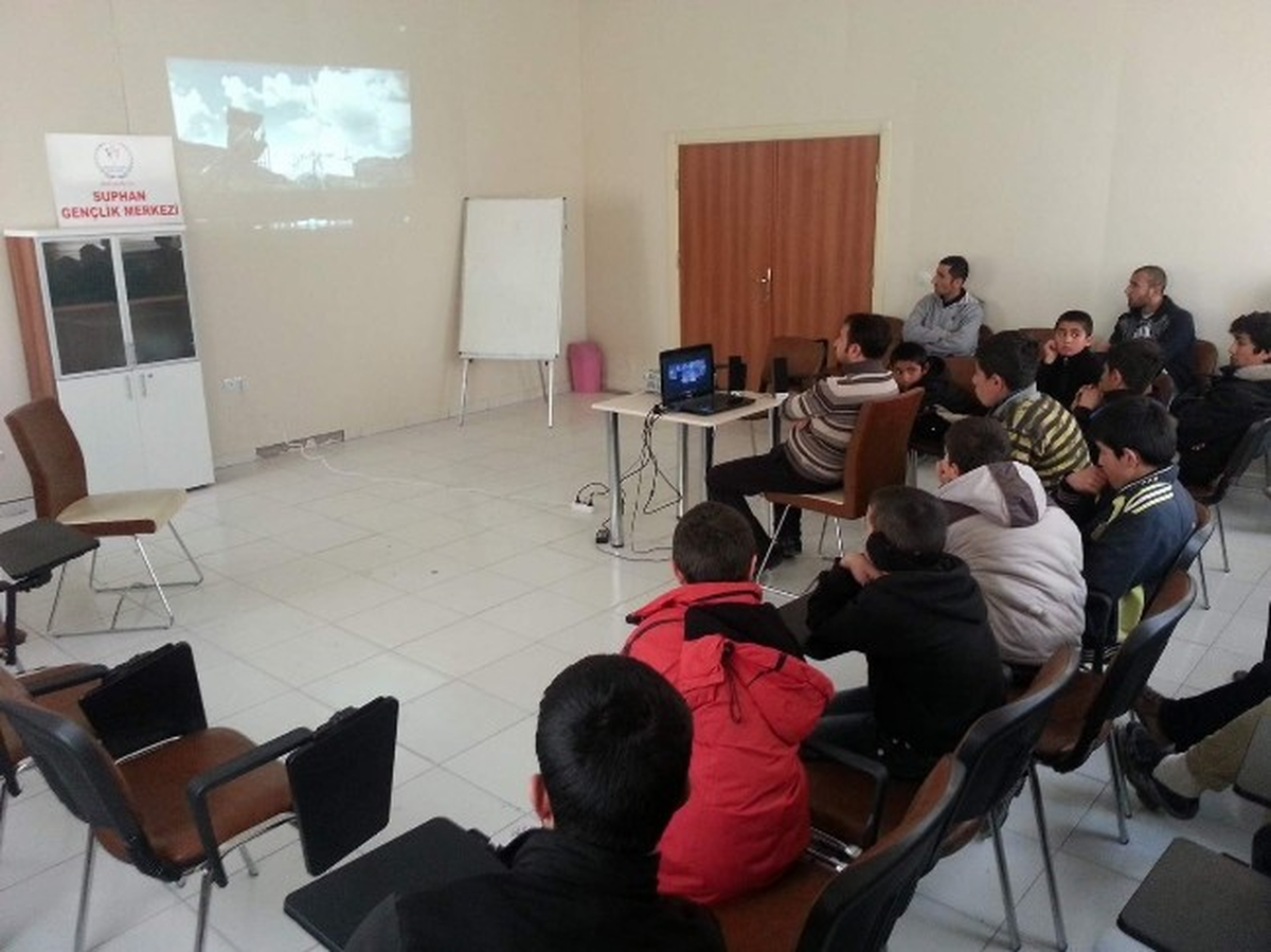 Öğrencilere Film Gösterimi