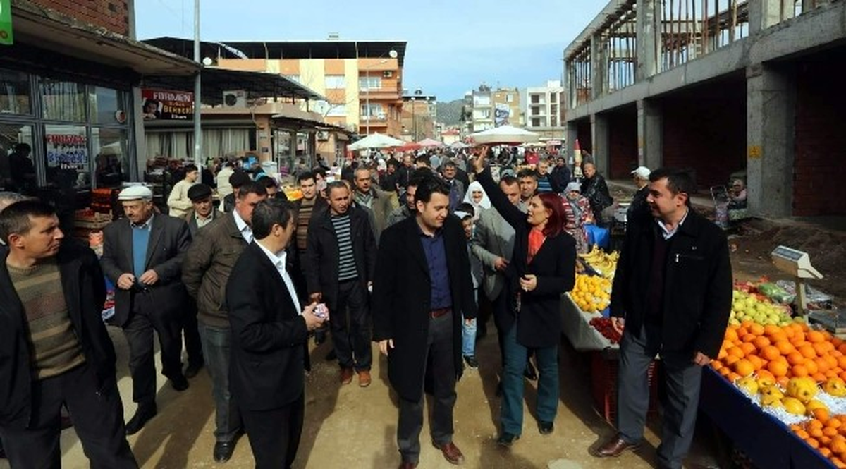Özlem Çerçioğlu, Köşk Pazarını Gezdi