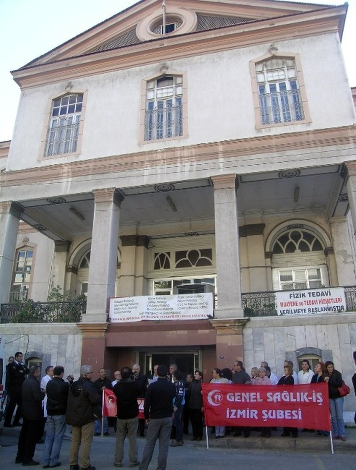 Sağlıkçılar, Tarihi Doğumevinin Kuzey Sekreterliği Olmasını Protesto Etti