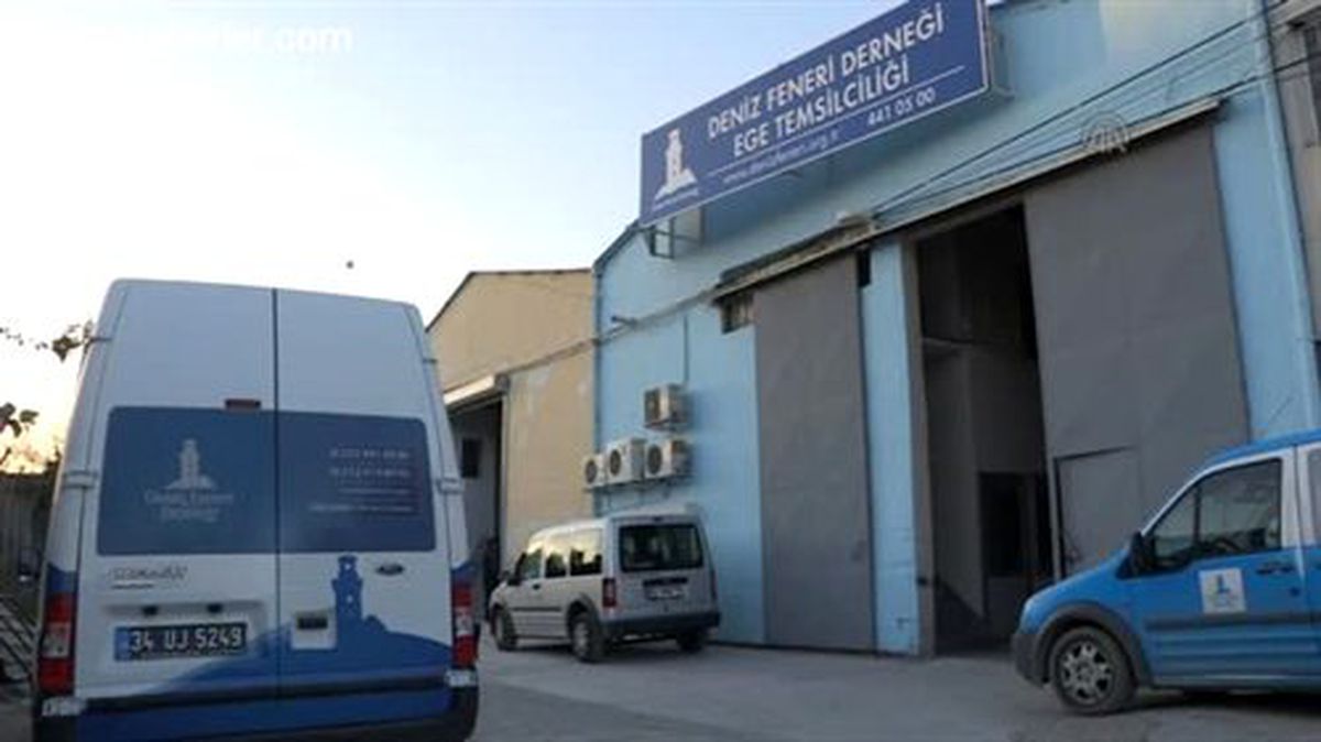 Suriyeli mültecilere acil yardım malzemesi -