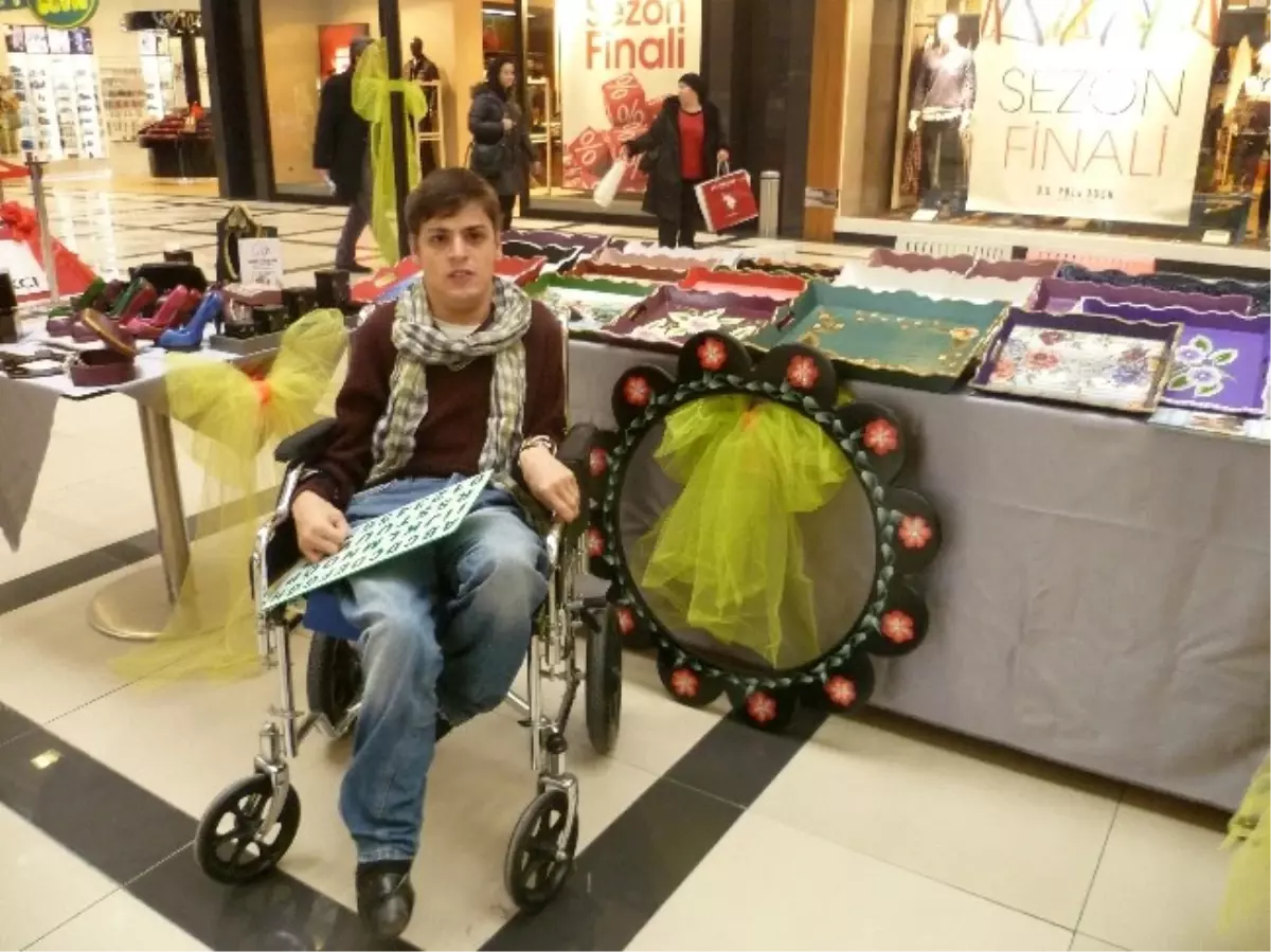 150 Spastik Engelli Öğrencinin El Emekleri Satışa Çıktı