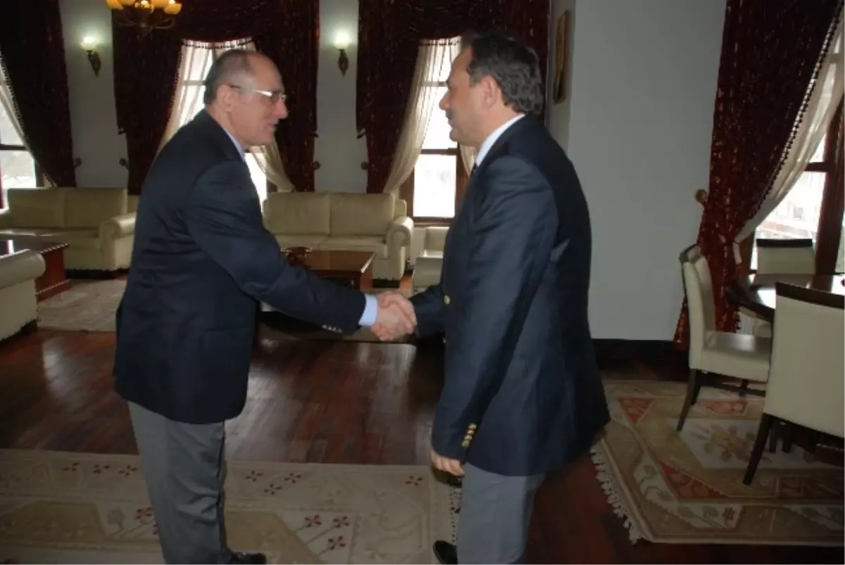 Aibü Rektörü Hayri Coşkun'dan Vali'ye Ziyaret