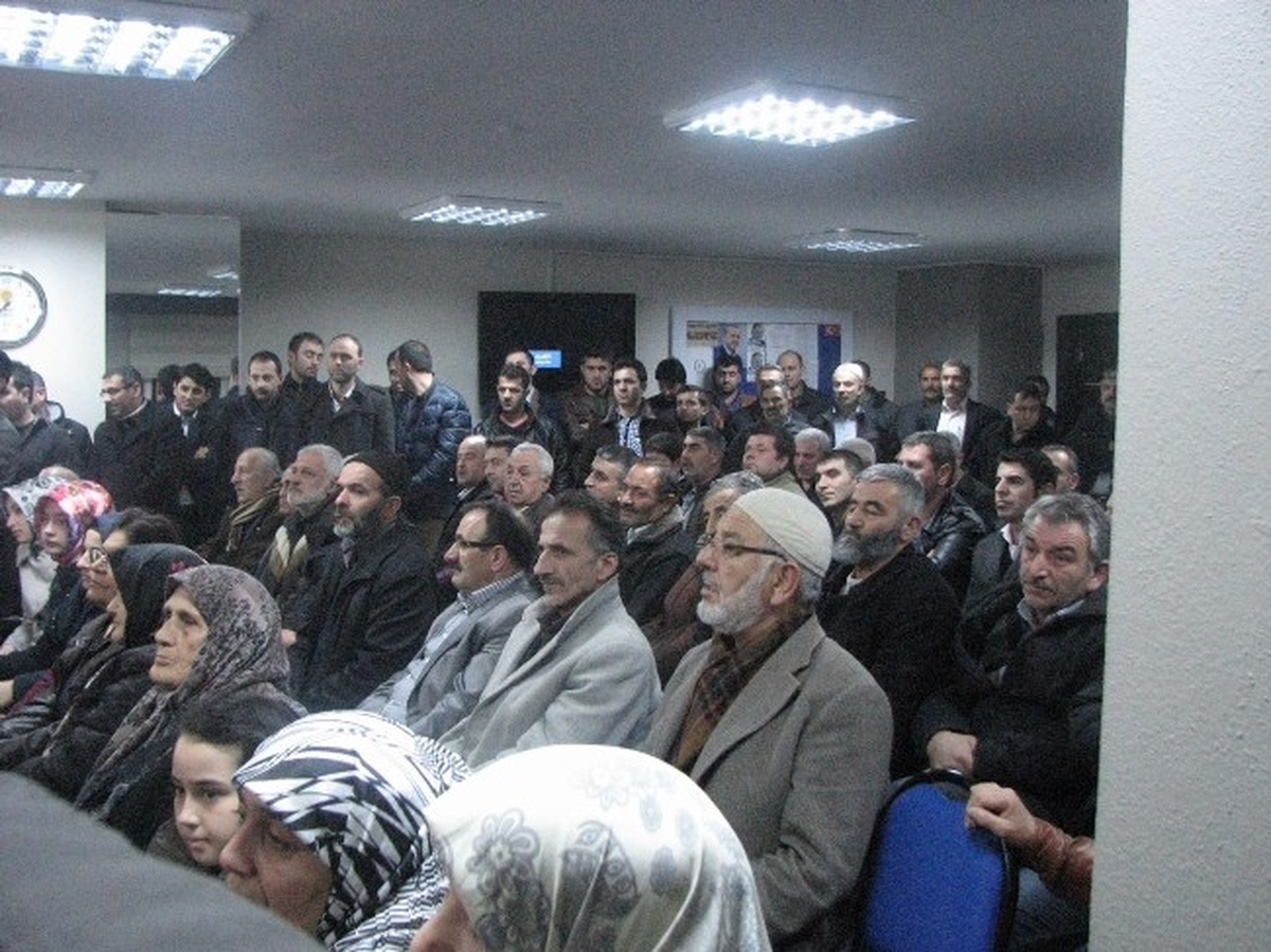 AK Parti\'den Gövde Gösterisi