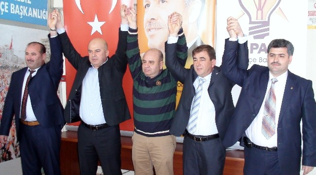 AK Parti Gediz\'de 4 Belediye Başkan Adayını Halka Tanıttı